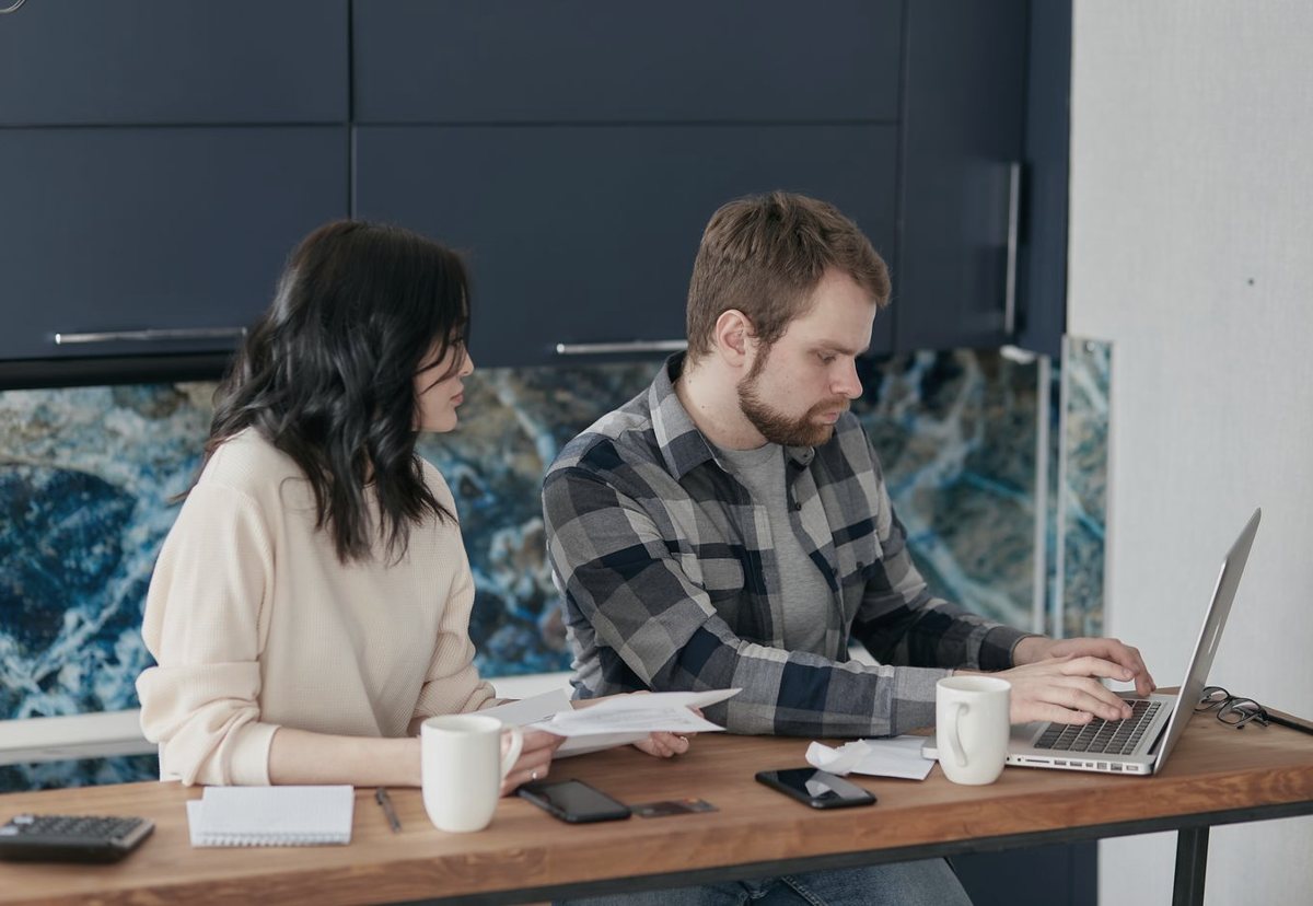 Instructor in a focused consultation